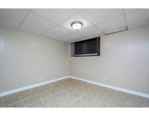 4 bed, 2.5 bath apartment for rent at 1528 Eastern Ave Unit 1, Malden — photo 29 of 40