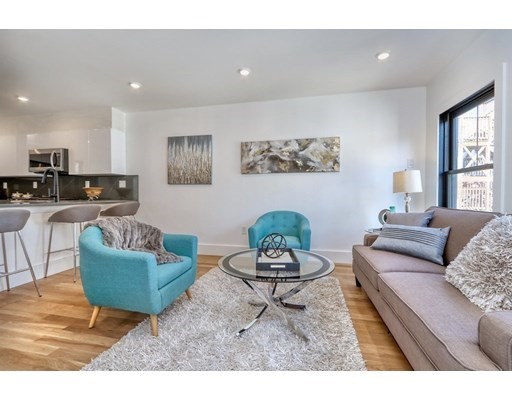 2 bed, 2.5 bath apartment for rent at 4 Everett Pl Unit 2, East Boston — photo 3 of 10