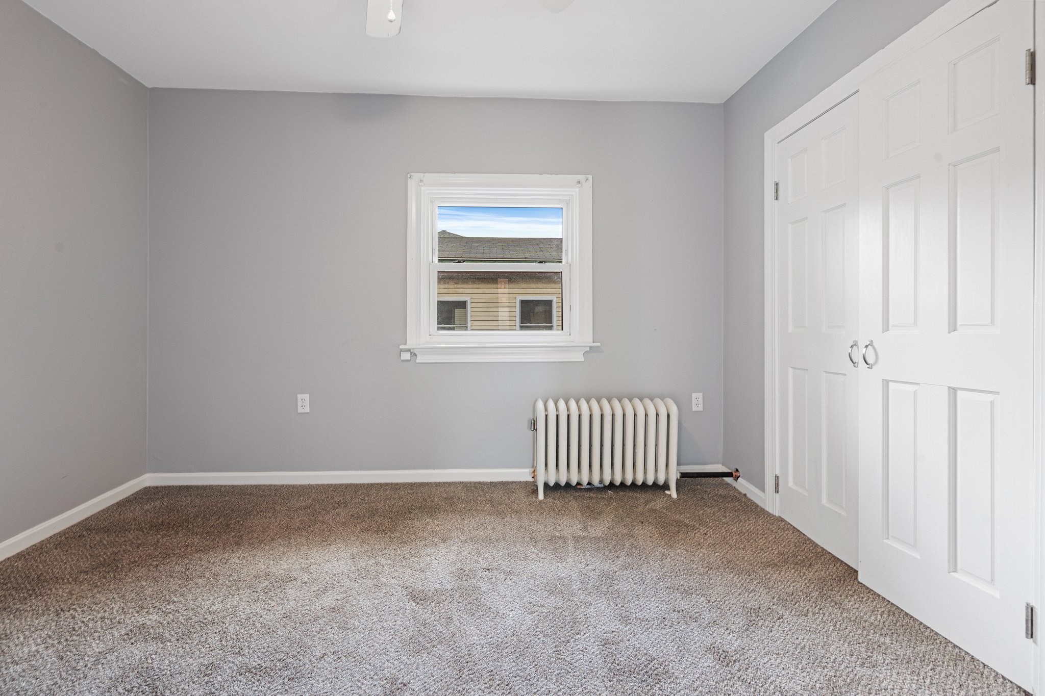 4 bed, 2 bath apartment for rent at 49 Prospect St Unit 2, Banks Square — photo 4 of 12