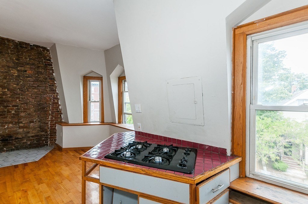 1 bed, 1 bath apartment for rent at 11 Savin Hill Ave Unit 3, Dorchester — photo 8 of 11