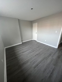 2 bed, 1 bath apartment for rent at 175 Clare Ave Unit A8, Hyde Park — photo 2 of 5