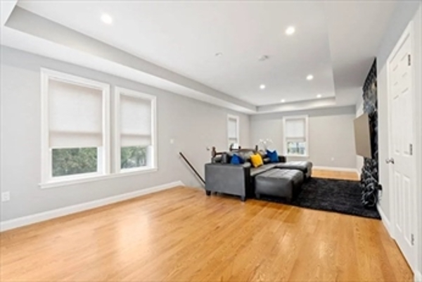 3 bed, 3 bath apartment for rent at 62 Perrin St Unit 2, Roxbury — photo 4 of 15