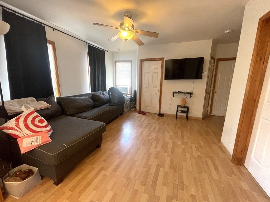 2 bed, 1 bath apartment for rent at 574 Hyde Park Ave Unit 2, Roslindale — photo 8 of 10