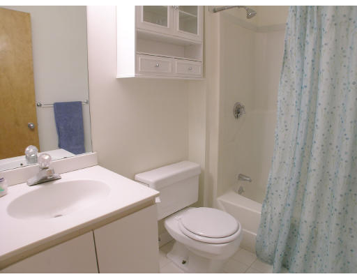 2 bed, 1 bath apartment for rent at 87 Gainsborough St Unit 306, Fenway — photo 5 of 6