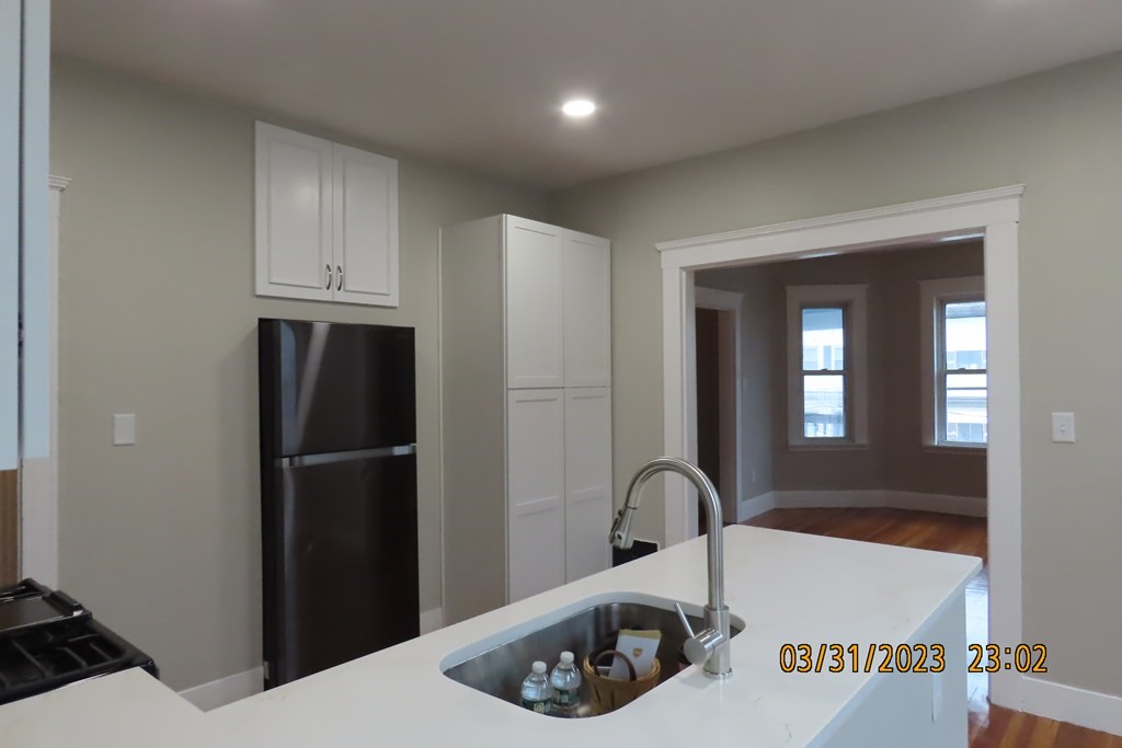3 bed, 1 bath apartment for rent at 20 Crowell St Unit 3, Dorchester — photo 1 of 5
