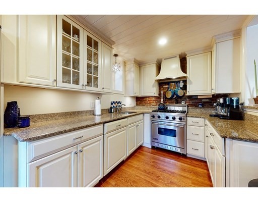 2 bed, 2 bath apartment for rent at 23 Pinckney St Unit 1, Beacon Hill — photo 26 of 27