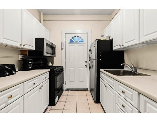 3 bed, 1 bath apartment for rent at 56 Charlesgate East Unit 135, Fenway — photo 4 of 4
