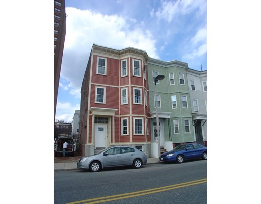 3 bed, 2 bath apartment for rent at 1422 Columbia Rd Unit 1, South Boston — photo 4 of 9