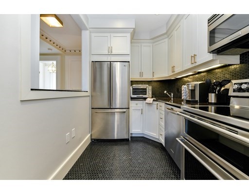 2 bed, 2 bath apartment for rent at 163 Marlborough St Unit 3, Back Bay — photo 4 of 27