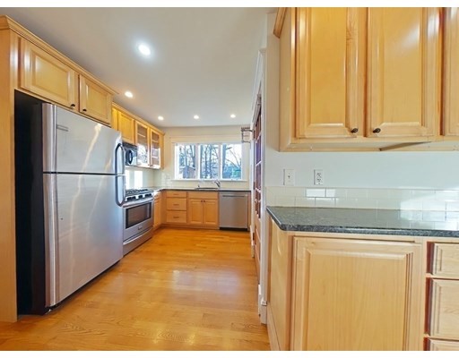 3 bed, 1.5 bath apartment for rent at 44 Madison Ave Unit 2, Newton — photo 4 of 16