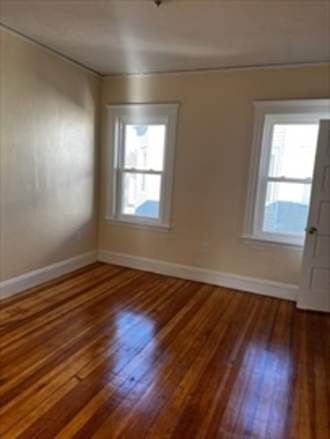 3 bed, 1 bath apartment for rent at 3952 Washington St Unit 3, Roslindale — photo 8 of 11