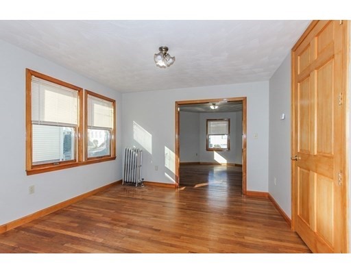 3 bed, 1 bath apartment for rent at 43 Gordon Ave Unit 1, Medford — photo 4 of 28