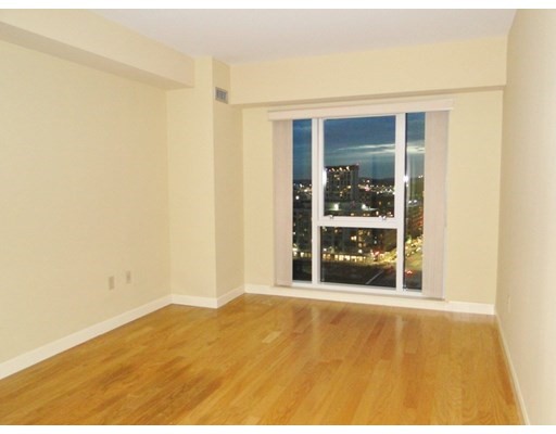 2 bed, 2 bath apartment for rent at 1 Nassau St Unit 1607, Midtown — photo 13 of 21