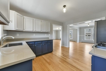 3 bed, 1.5 bath apartment for rent at 23 Taylor St Unit 1, Dorchester — photo 6 of 23