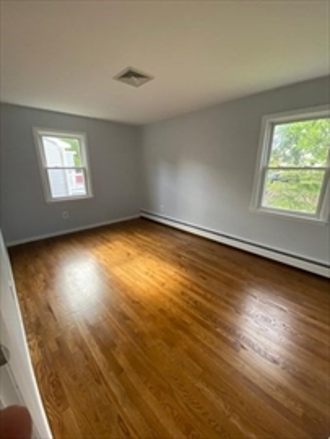 3 bed, 1 bath apartment for rent at 31 Sanford St Unit 1, Hyde Park — photo 4 of 7