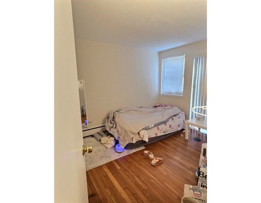 3 bed, 1 bath apartment for rent at 1139 Commonwealth Ave Unit 31, Allston — photo 4 of 6