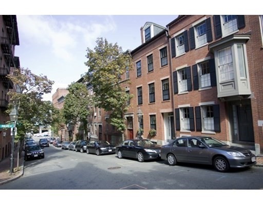 Studio bed, 1 bath apartment for rent at 1673 Commonwealth Ave Unit Parking Spot #95, Brighton
