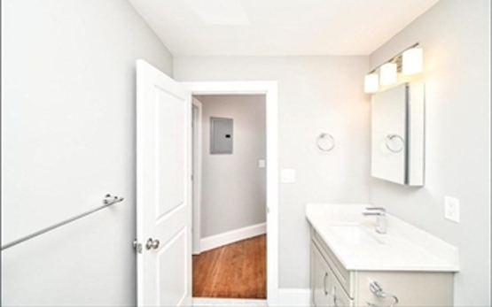 2 bed, 1 bath apartment for rent at 117 Blake St Unit 1, Hyde Park — photo 6 of 11
