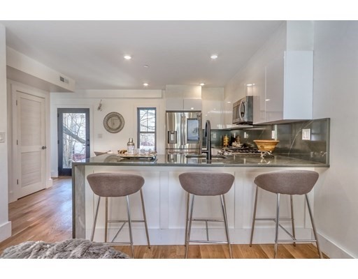 2 bed, 2.5 bath apartment for rent at 4 Everett Pl Unit 2, East Boston — photo 5 of 10