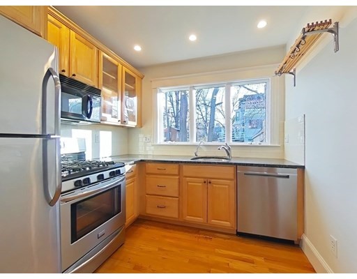 3 bed, 1.5 bath apartment for rent at 44 Madison Ave Unit 2, Newton — photo 5 of 16