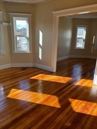 3 bed, 1 bath apartment for rent at 3952 Washington St Unit 3, Roslindale — photo 7 of 11