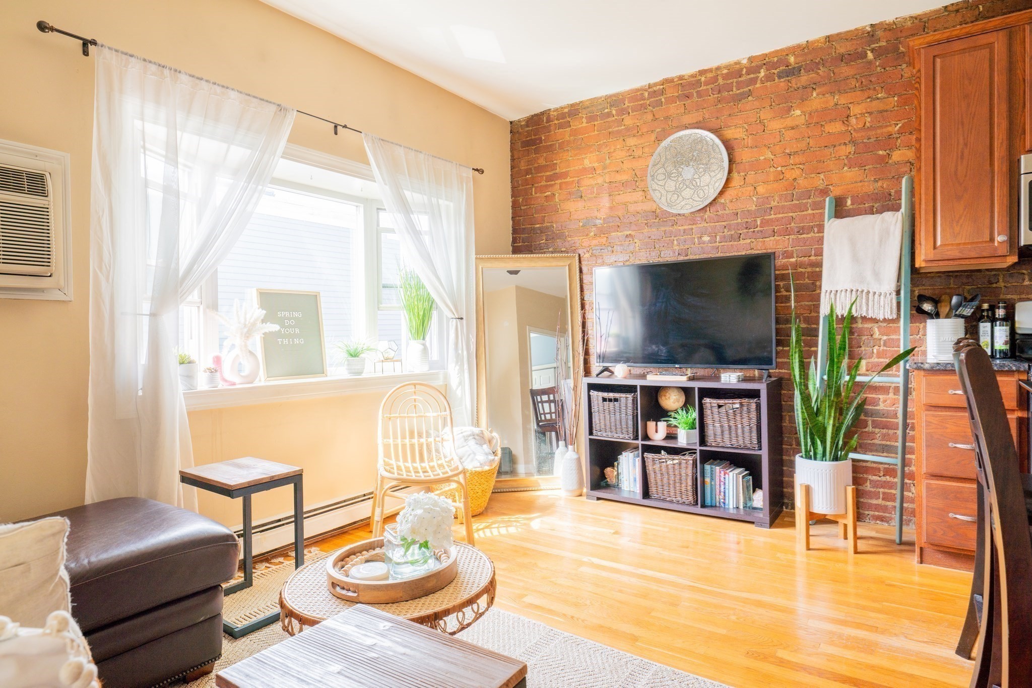 137-139A Dorchester St, South Boston