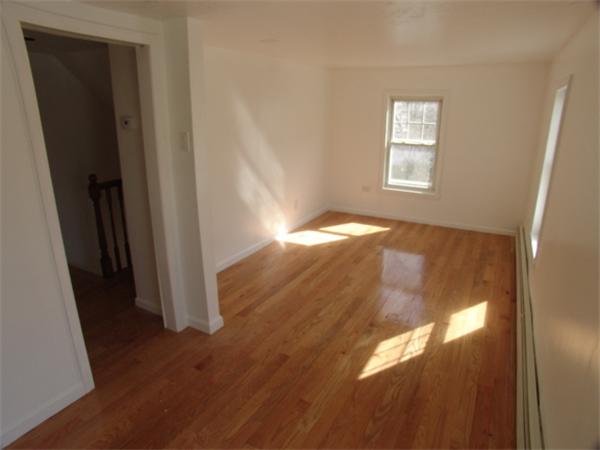 2.5 bed, 1 bath apartment for rent at 25 Plain St Unit 1, Dorchester — photo 4 of 8