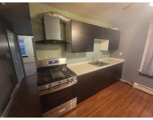 4 bed, 1 bath apartment for rent at 22 Holmes St Unit 2, Malden — photo 5 of 17