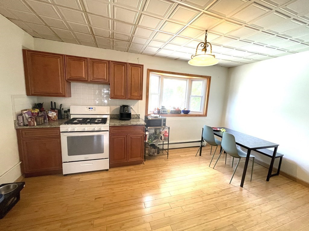 2 bed, 1 bath apartment for rent at 574 Hyde Park Ave Unit 2, Roslindale — photo 6 of 10