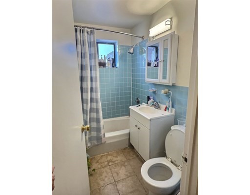 3 bed, 1 bath apartment for rent at 1139 Commonwealth Ave Unit 31, Allston — photo 5 of 6