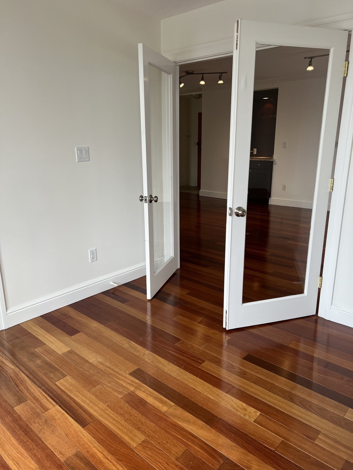2.5 bed, 2 bath apartment for rent at 70 Park St Unit 65, Griggs Park — photo 5 of 19