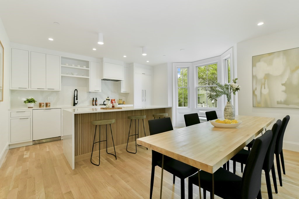 15 Pleasant St, Riverside