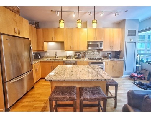 2 bed, 2.5 bath apartment for rent at 99 105 Broad St Unit 7C, Waterfront — photo 6 of 20