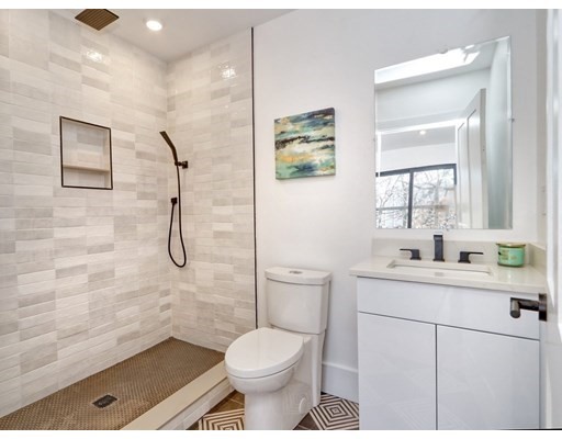 2 bed, 2.5 bath apartment for rent at 4 Everett Pl Unit 2, East Boston — photo 6 of 10
