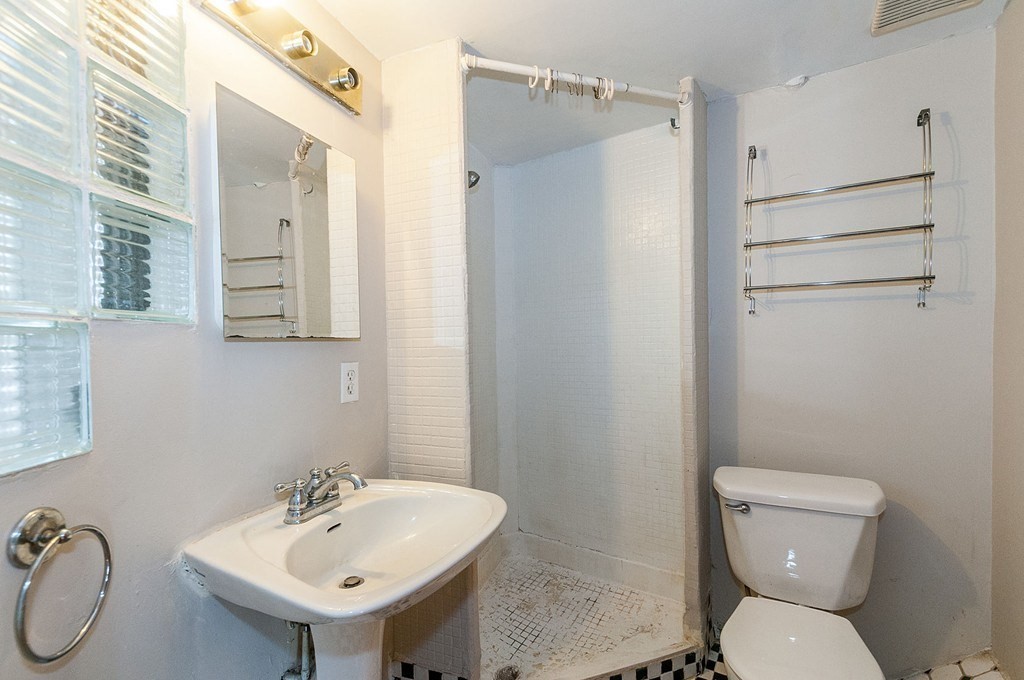 1 bed, 1 bath apartment for rent at 11 Savin Hill Ave Unit 3, Dorchester — photo 7 of 11