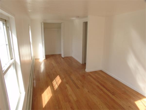 2.5 bed, 1 bath apartment for rent at 25 Plain St Unit 1, Dorchester — photo 5 of 8