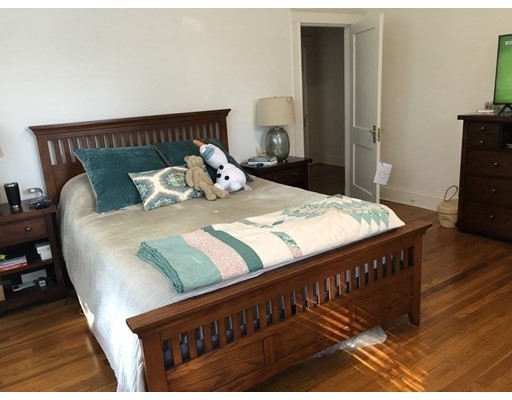 3 bed, 2 bath apartment for rent at 411 Washington St Unit 4, Brookline Village — photo 7 of 15
