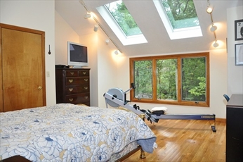 3 bed, 2.5 bath apartment for rent at 4 Crestview Ln Unit 0, Milton — photo 11 of 19