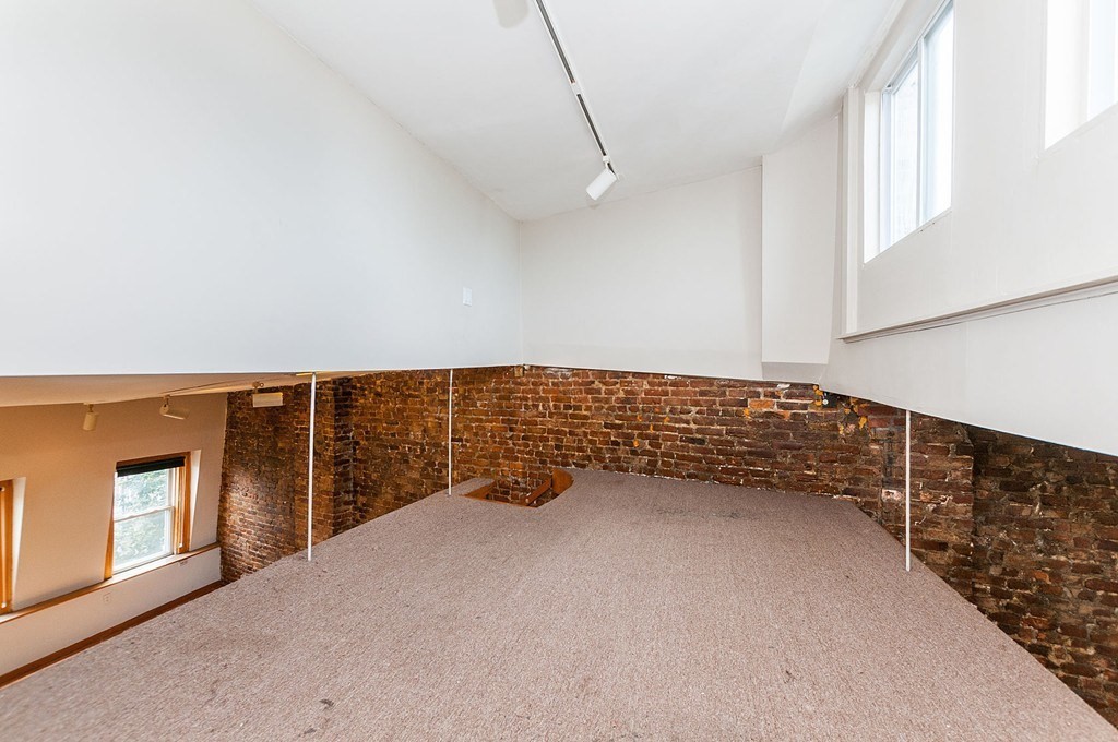 1 bed, 1 bath apartment for rent at 11 Savin Hill Ave Unit 3, Dorchester — photo 6 of 11