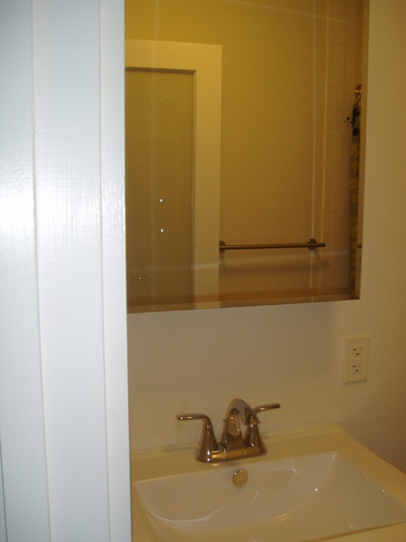 Studio bed, 1 bath apartment for rent at 44 Washington St Unit 412, Brookline Village — photo 7 of 14