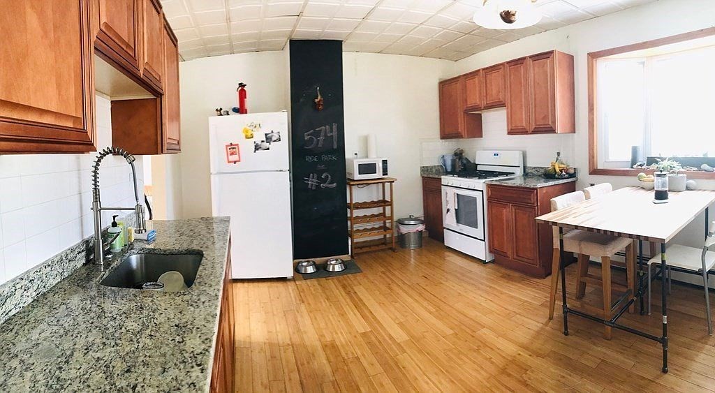 2 bed, 1 bath apartment for rent at 574 Hyde Park Ave Unit 2, Roslindale — photo 4 of 10