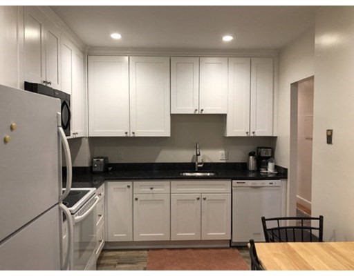2 bed, 1.5 bath apartment for rent at 1083 Beacon St Unit 2, Longwood — photo 3 of 3