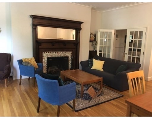 2 bed, 1.5 bath apartment for rent at 1083 Beacon St Unit 2, Longwood — photo 2 of 3