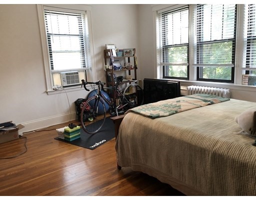 3 bed, 2 bath apartment for rent at 411 Washington St Unit 4, Brookline Village — photo 8 of 15