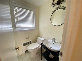 4 bed, 2.5 bath apartment for rent at 307 Russett Rd Unit 1, Chestnut Hill — photo 8 of 16