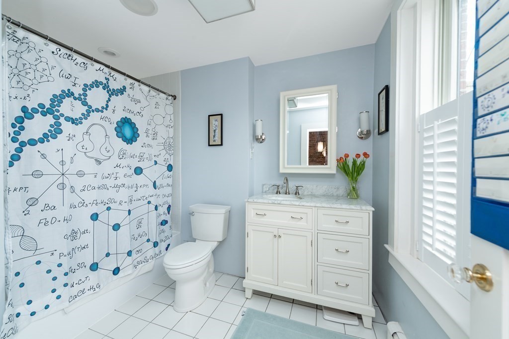 2 bed, 1.5 bath apartment for rent at 15 Mount Vernon St Unit 2, Charlestown — photo 9 of 14