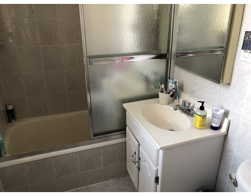3 bed, 2 bath apartment for rent at 411 Washington St Unit 4, Brookline Village — photo 9 of 15
