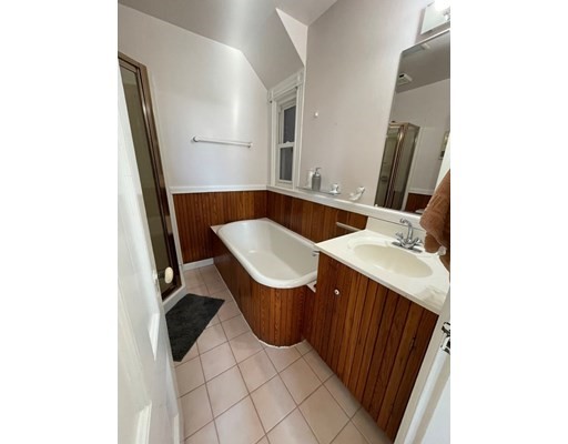 1 bed, 1 bath apartment for rent at 157 N St Unit 3, South Boston — photo 9 of 11