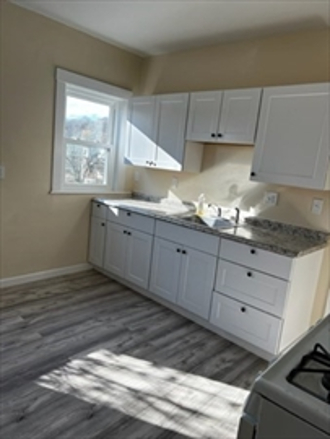 3 bed, 1 bath apartment for rent at 3952 Washington St Unit 3, Roslindale — photo 3 of 11