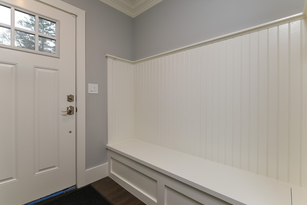 3 bed, 3.5 bath apartment for rent at 1521 Beacon St Unit 1, Waban — photo 2 of 16